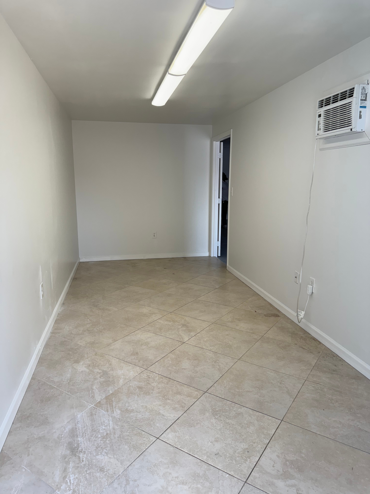 2155 SETTLE AVE - B3/B4 - Photo 4