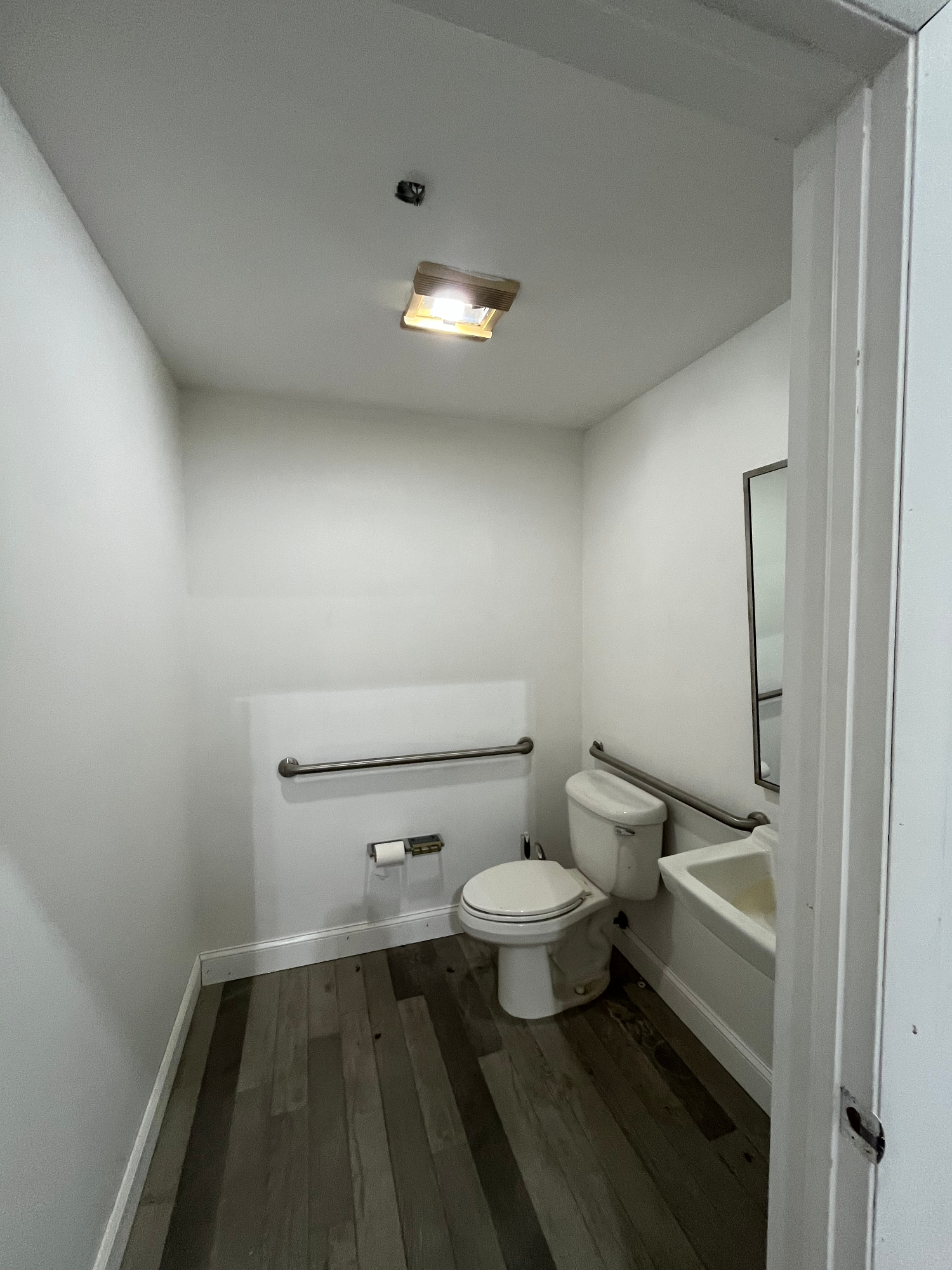 Riviera Beach - 8 - Photo 2